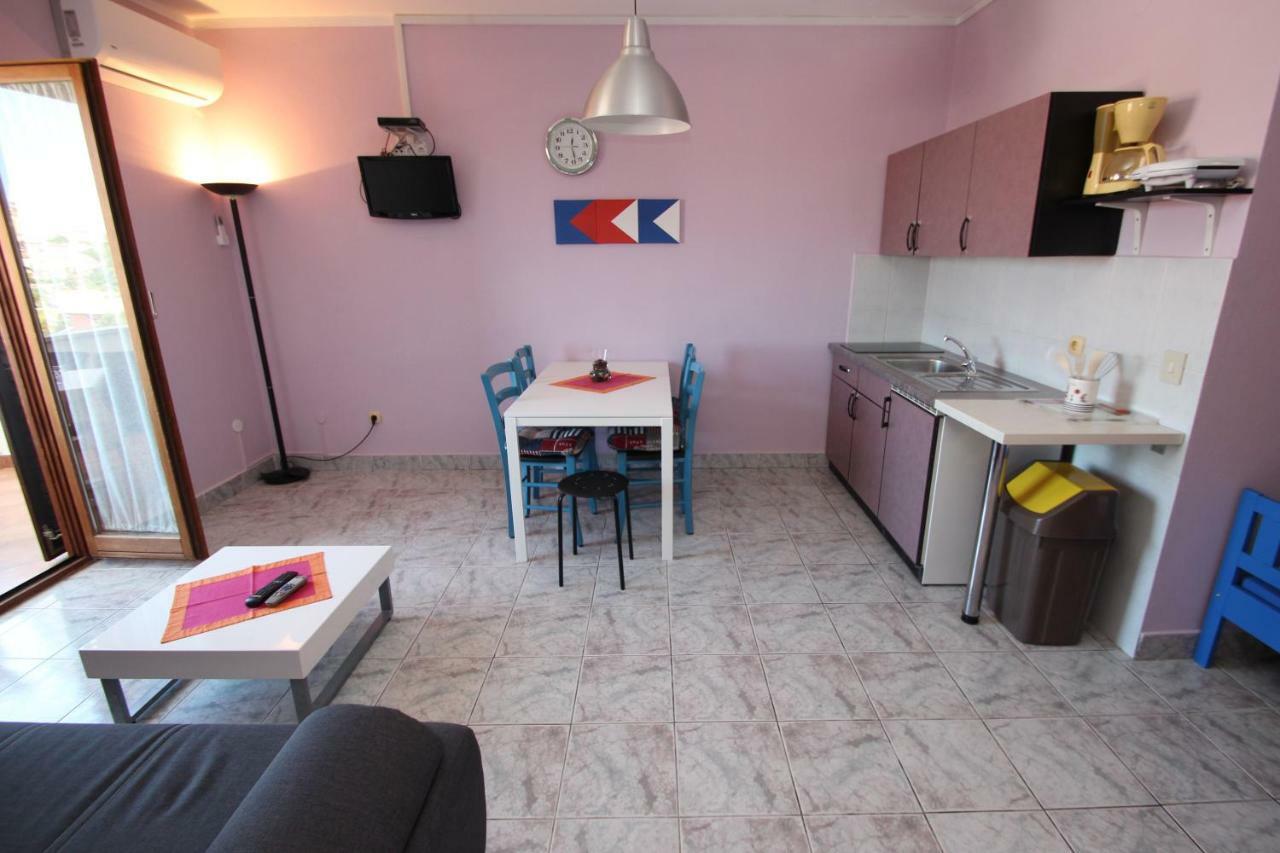 Apartment Sandi Върсар Екстериор снимка