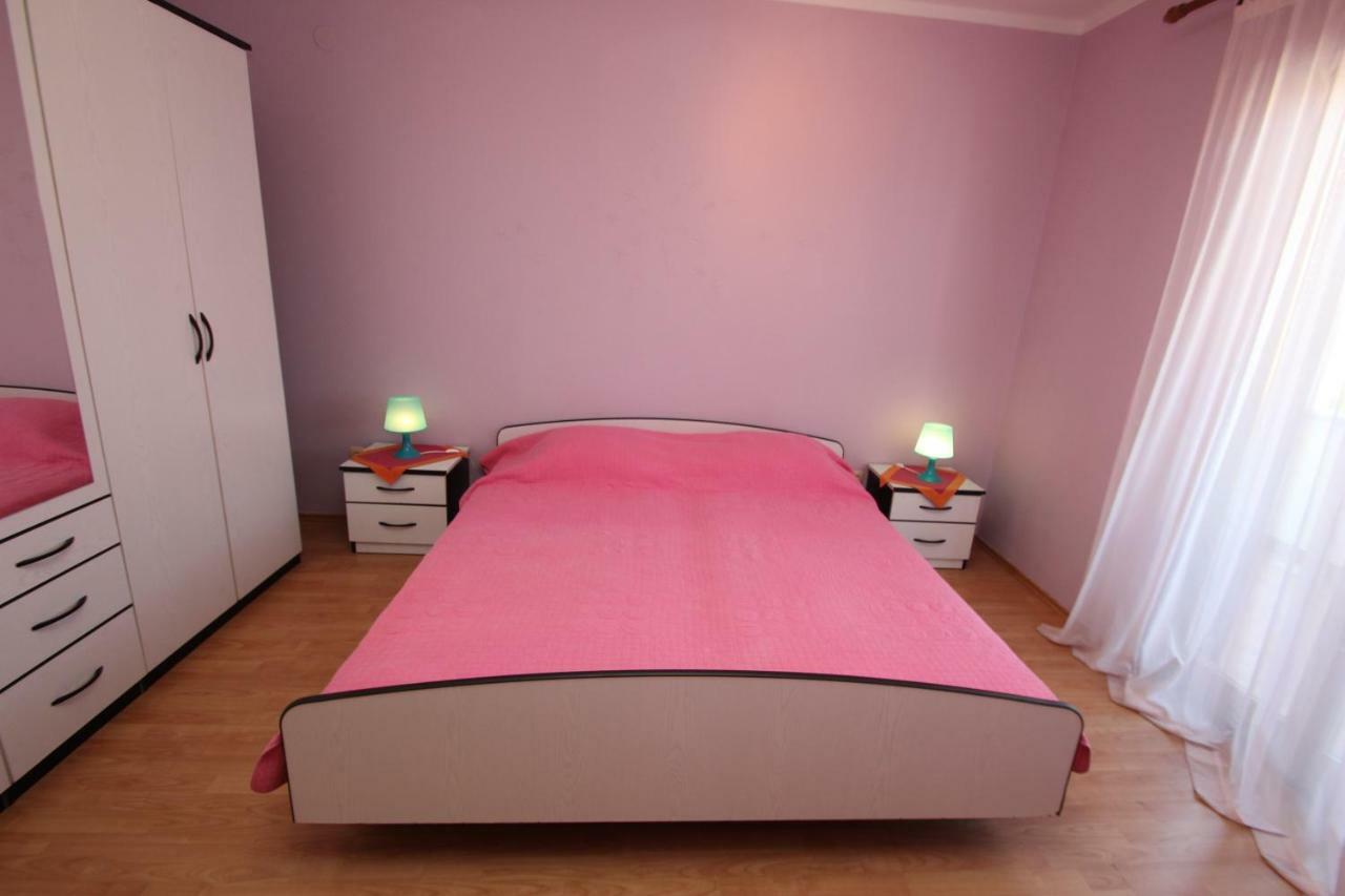 Apartment Sandi Върсар Екстериор снимка