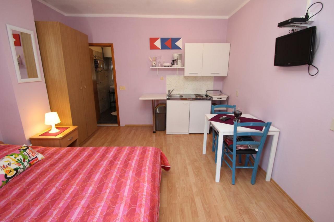 Apartment Sandi Върсар Екстериор снимка