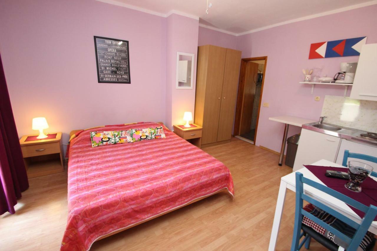 Apartment Sandi Върсар Екстериор снимка